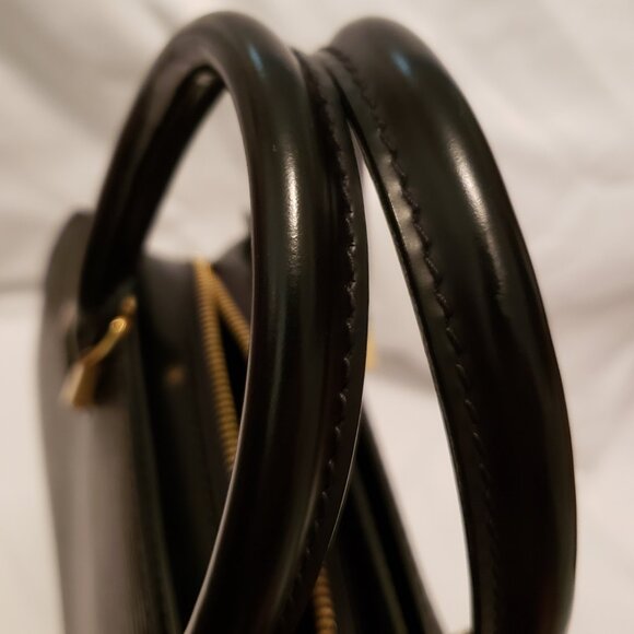 **SOLD**Louis Vuitton Pont Neuf Epi Noir -Black With Gold Hardware M52052 - 2004 - Picture 10 of 16